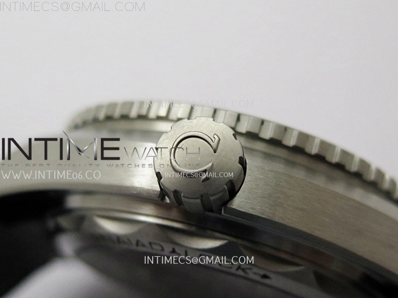 Planet Ocean 600M 43.5mm Green Ceramic Bezel SS VSF 1:1 Best Edition Silver Dial on Green Rubber Strap A8900
